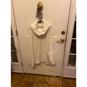 Philosophy top with faux fur collar and cuffs size L